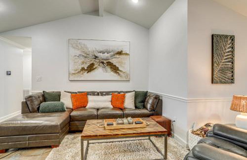 Riverfront Retreat with Fire Pit and Deck - Foto 9