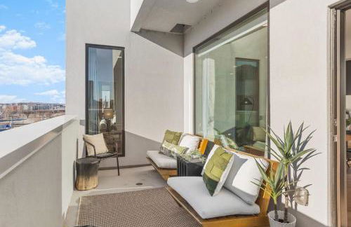 Penthouse Condo on River with Garage and Patio, Walk Downtown - Foto 5