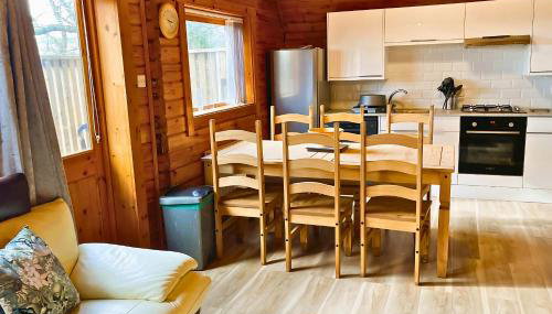 Peaceful Cowslip Lodge - Finlake Spa Resort in Devon - Foto 4, pet friendly