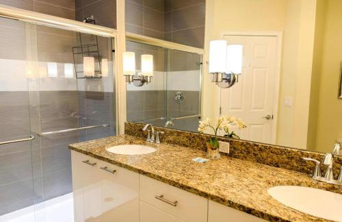 Stylish 3-BR with Private Pool & Conservation View - Foto 18