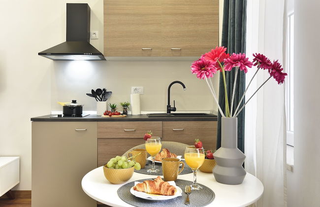 D&A Central Luxury Apartments - Photo 60