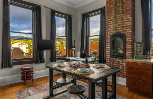 Beautiful Mountain Views in Iconic Building - Foto 3