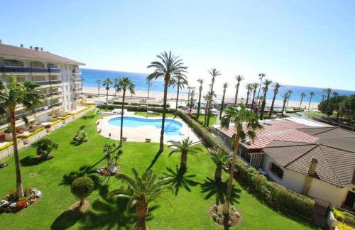 NEW! Modern apartment right on the beach! - Foto 31