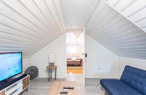 The B&W Haven 5BR Home with yard theater - Foto 47