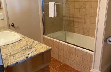 Flagler Beach Ocean Front Villa w/ Lg. In ground Pool-5-6Br/4Bth& attached apt - Photo 55