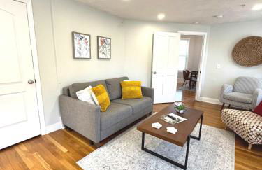 Jennifer's Cozy Apt Walk to Brown In Unit Laundry - Foto 6