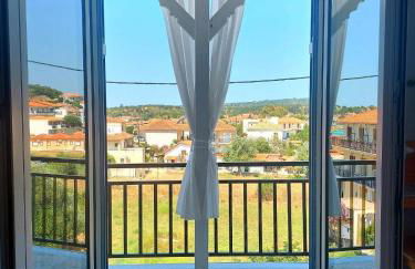 Blue Window - Photo 19