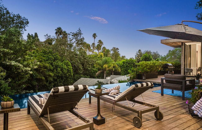 Beverly Glen Hillside Haven - Photo 23