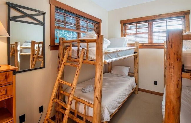 Snow Creek Cabins by Fernie Lodging Co. - Photo 10