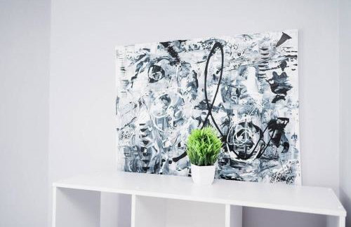 ROKU TVs - Washer & Dryer - QueenBeds - GroupStay - Foto 19