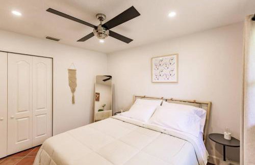 *Eclectic hidden Gem / Tiki Bar and Pool* - Foto 14