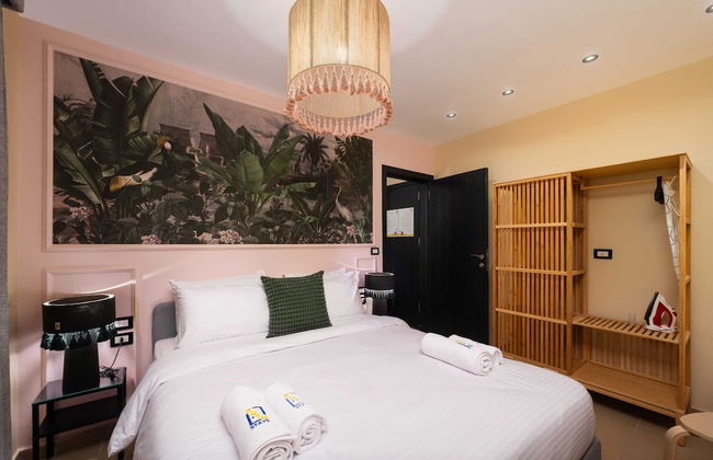 Xuru Stays I Jacuzzi Studios @ The Pyramids - Foto 35