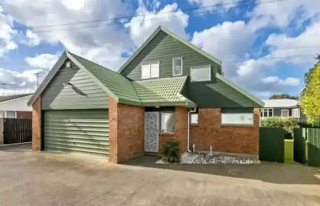 Private and Sunny 3BR with parking I Zodiak Stays - Foto 7