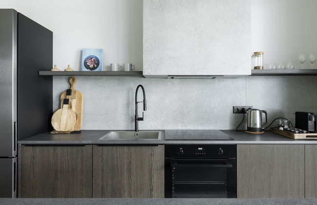 The Lake. Unique Waterfront Villa - Photo 22