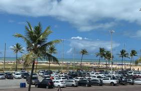 Apartamento vista mar Atalaia todos quartos climatizados - Foto 13