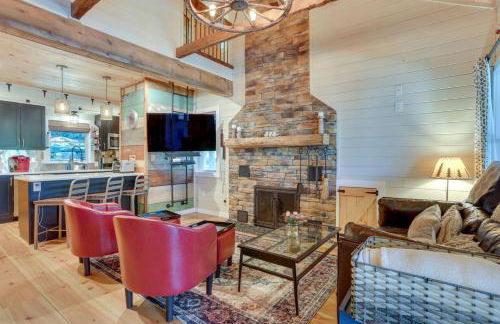 Lakefront Cottage with Dock, Hot Tub and Fire Pit - Foto 5