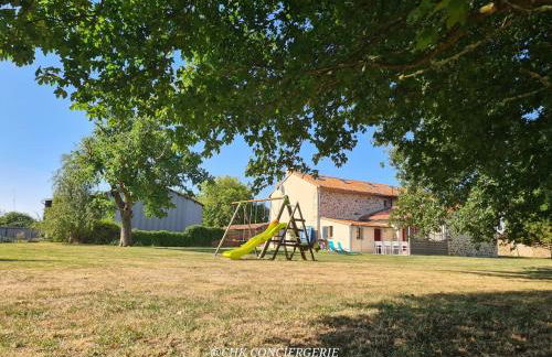 La Dorgisière - Ferme du XVIIe rénovée, grand jardin arboré à 15 min du Puy duFou - Foto 38
