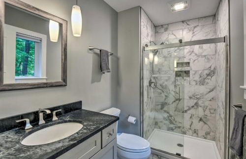 Modern Francestown Retreat on Scobie Pond! - Foto 18