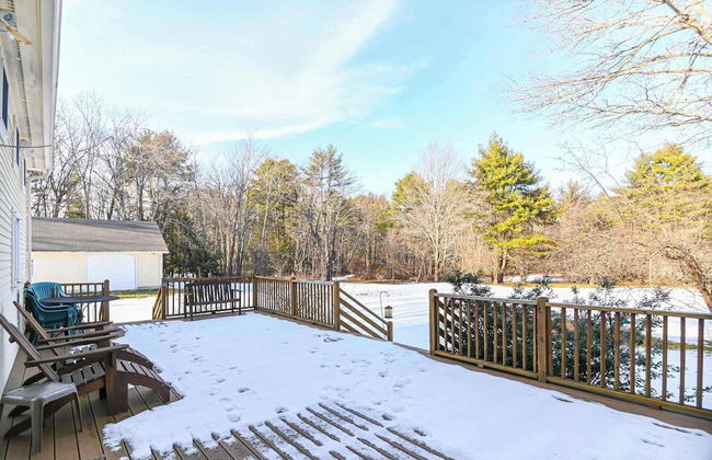 4 BDR w/ Private Hot Tub, Backyard and Deck! - Photo 37