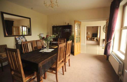 Knockalla luxury property with hot tub suitable for families - Foto 16