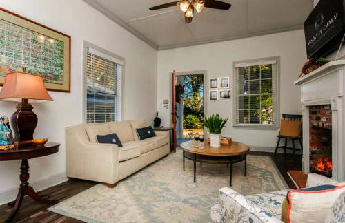 Creole Cottage - 2 Bed, 1 Bath, Pet Friendly with Fee, Walk to Downtown, Grill, Washer & Dryer - Foto 48