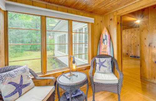 Rapid City Cottage with Patio Near Beach Access! - Foto 5