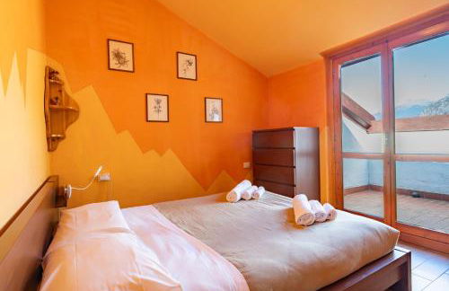 Spacious mountain view attic apartment - Foto 2