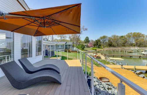 Waterfront Colonial Beach Studio with Boat Dock! - Foto 12