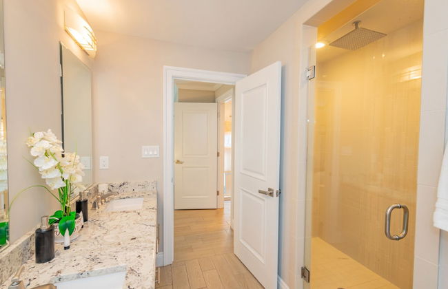 Spacious 6BR Beach Home With Elevator Decks - Ideal for Family Holidays Winter Escapes - Foto 42