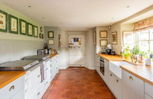 Seymour House - Photo 3