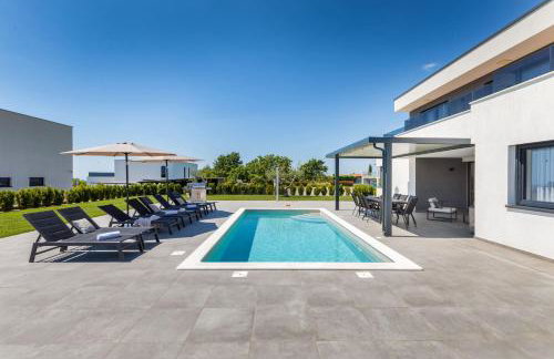 Villa Ana Škicini for 10 people with heated pool, kids activities and sea view near Novigrad - Foto 45