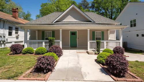 Modern 3-bedroom, big fence yard, Pets stay free - Foto 1