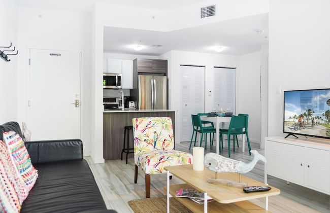 Stylish Stay by Wynwood & Biscayne Bay - Photo 13