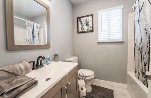 Luxury Living Just Steps from the Strip - Foto 33