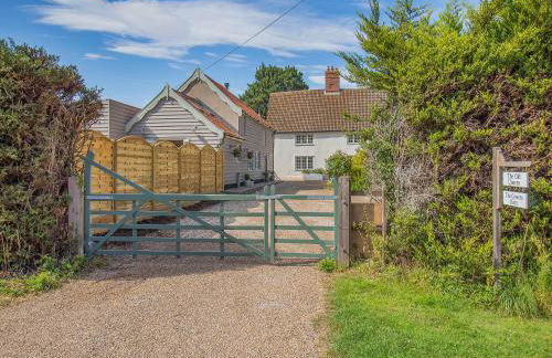 Queens Barn - Photo 39