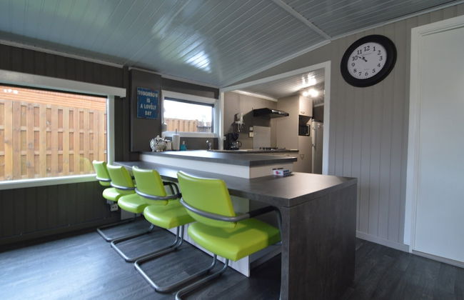 Modern Waterfront Chalet - Photo 8