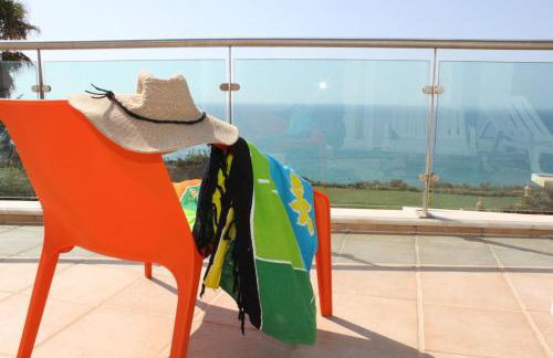 Breathtaking Villa with infinity pool over the sea - Foto 31