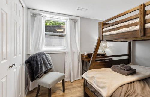 Landmark Lakehouse - luxury living in PLX - Foto 22