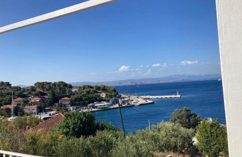 Rustic Rogac Apartment - Sea and Silence - Photo 10