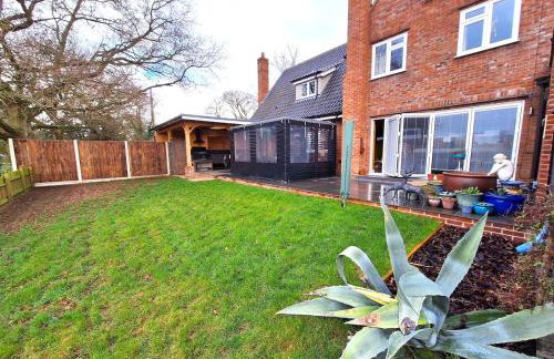 Grand Idyllic Hideaway Home With Hot Tub, Sleeps 8 - Foto 42