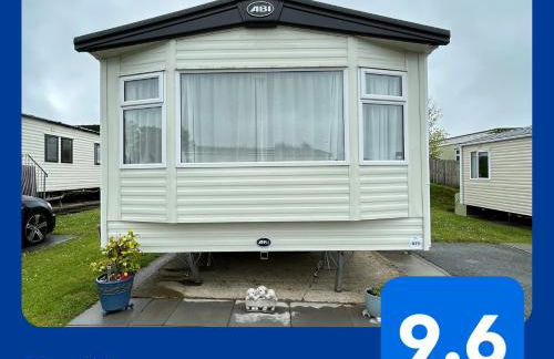 Delightful 2 bedroom Caravan, Pencnwc, New Quay - Photo 1