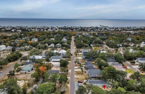 Coastal 3BD Bungalow One Block from Scenic Walkway - Foto 8