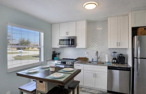 1 BR, Heated POOL, 1 Mile direct gulf access, GREAT Location, Dockage , Apt C - Foto 16