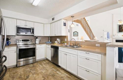 Pelican Path by Ryson Vacation Rentals - Photo 8