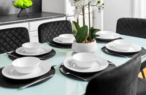 Stylish Three Bedroom House - Accommodates 7 - Parking - Garden - Recently Renovated 162S - Foto 5