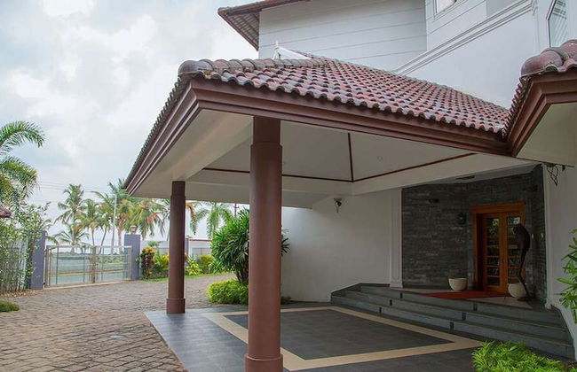 BLUSALZ MANOR Waters Edge Kochi - Foto 3