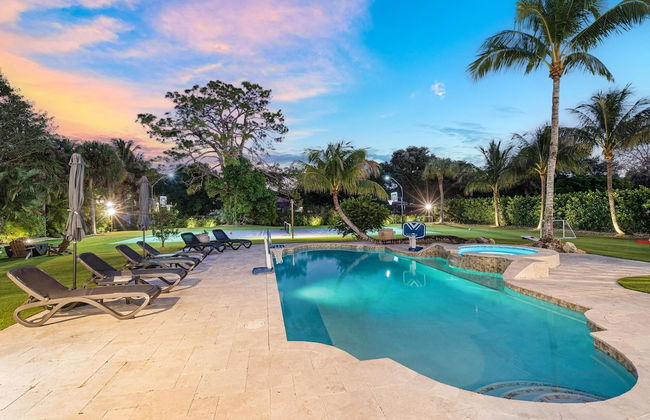 Luxurious 7-Bedroom Villa with Pool & Games - Foto 72