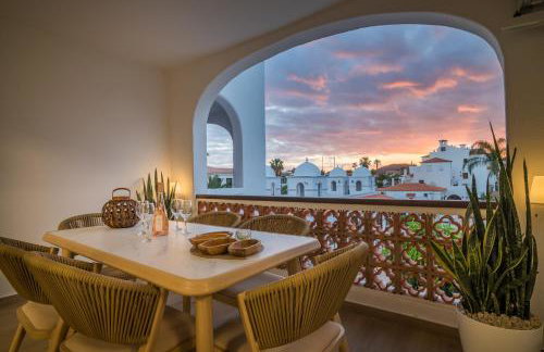 CASA ZUZA - AC, heated pool, 2 terraces, 2 bedrooms & bathrooms, tv channels - Foto 6