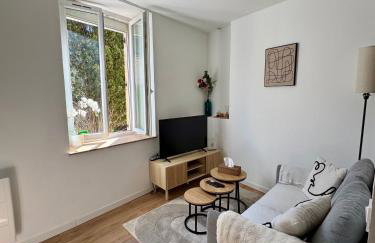 L'imaginaire au pied de la vieille ville - Foto 1