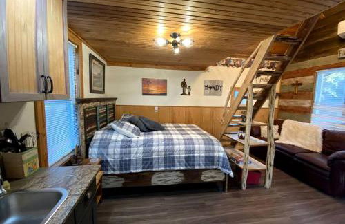 Rustic Texas Hill Country Vacation Rental with a Fire Pit - Photo 7